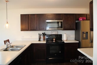 10207 Holly Park Dr in Charlotte, NC - Building Photo - Building Photo