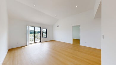 2035 Castro St in San Francisco, CA - Building Photo - Building Photo