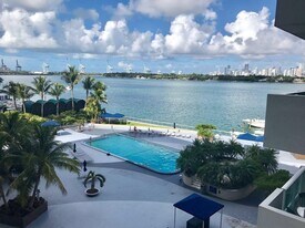 1200 West Ave, Unit 531 in Miami Beach, FL - Building Photo