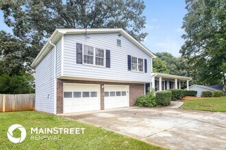 4269 Castlegate Dr in Snellville, GA - Building Photo - Building Photo