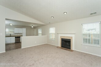 6623 Timberbend Dr in Louisville, KY - Building Photo - Building Photo