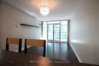 30-830 Grand Trunk Crescent in Toronto, ON - Building Photo - Building Photo