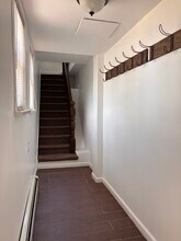 136 5th Ave, Unit 2 in Bay Shore, NY - Building Photo - Building Photo