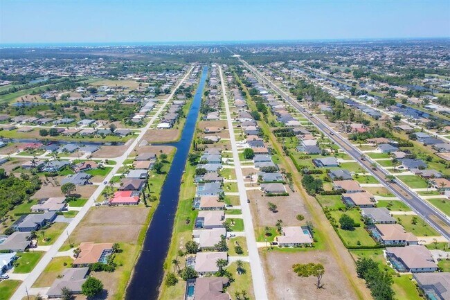 4 White Marsh Ln in Rotonda West, FL - Building Photo - Building Photo