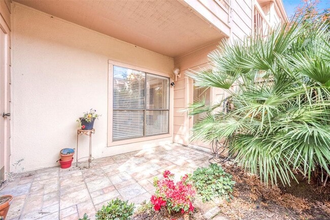 property at 2125 Augusta Dr