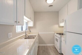 2 Creekside Cir, Unit 34 in Pittsboro, NC - Foto de edificio - Building Photo