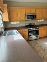 7641 Zermatt Ave in Las Vegas, NV - Building Photo - Building Photo