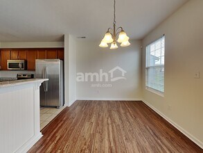 19327 Fox Chase Dr in Noblesville, IN - Foto de edificio - Building Photo