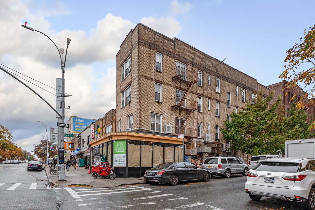 4502 For Hamilton Pky in Brooklyn, NY - Building Photo