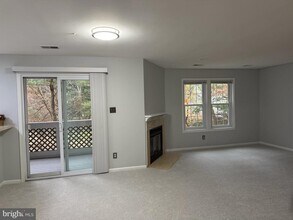 12926 Grays Pointe Rd in Fairfax, VA - Building Photo - Building Photo