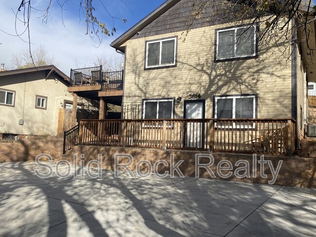 3614 W Pikes Peak Ave in Colorado Springs, CO - Foto de edificio - Building Photo