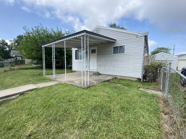 property at 815 S Calumet St