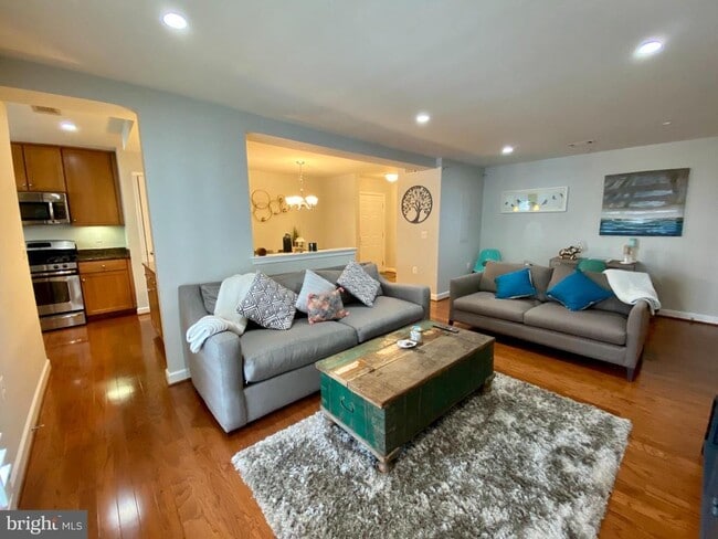 property at 4149 S Four Mile Run Dr