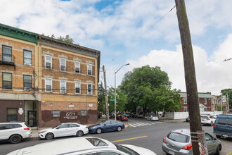 654 Jamaica Ave in Brooklyn, NY - Building Photo - Building Photo