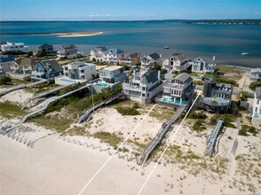 675 Dune Rd in Westhampton Beach, NY - Foto de edificio - Building Photo