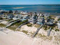 675 Dune Rd in Westhampton Beach, NY - Building Photo - Building Photo