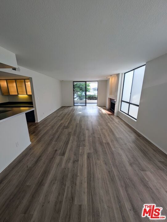 1312 S Saltair Ave in Los Angeles, CA - Foto de edificio - Building Photo