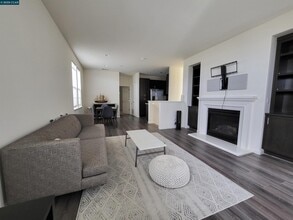 5161 Waggle Ct in Richmond, CA - Building Photo - Building Photo