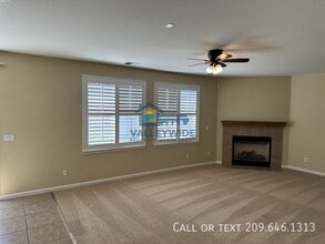 2704 Acapulco Way in Modesto, CA - Building Photo - Building Photo