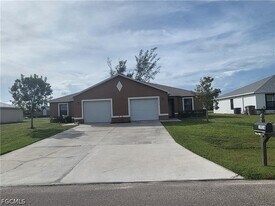 1914 SW 15th Pl in Cape Coral, FL - Building Photo