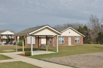 Cuba Place Apartments in Cuba, MO - Building Photo - Building Photo