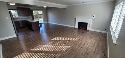 4608 Mark Twain Pl in Stockton, CA - Foto de edificio - Building Photo