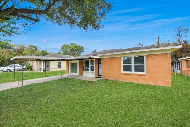 6214 Diamond Ct in Texas City, TX - Building Photo - Building Photo