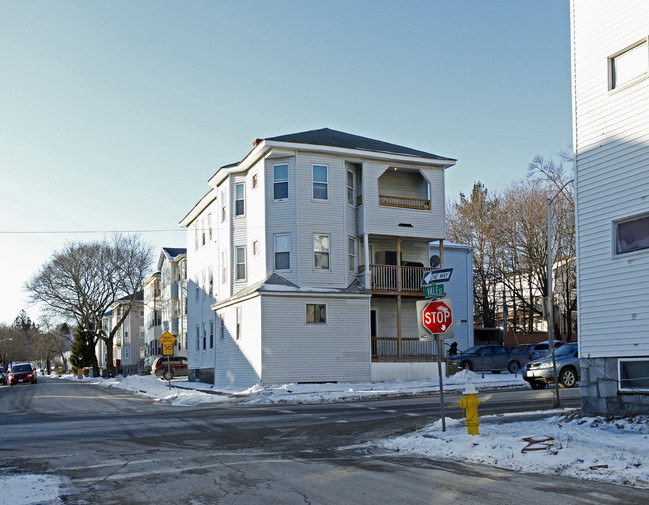 120 Dorchester Street in Worcester, MA - Foto de edificio - Building Photo