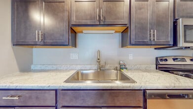 Forrest Pointe in East Greenbush, NY - Building Photo - Building Photo