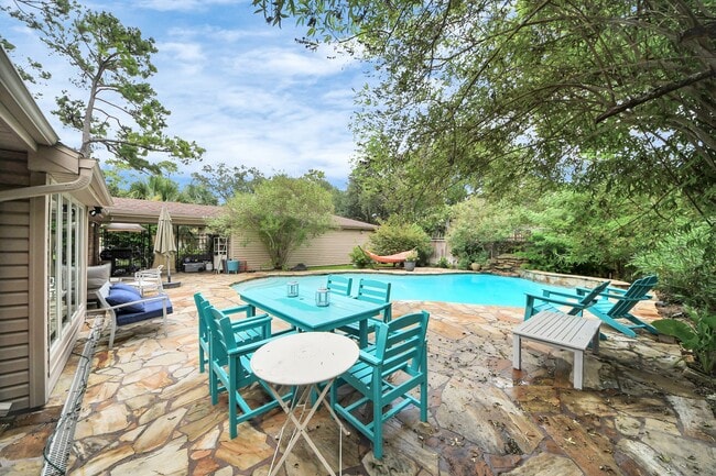 403 Lakeside Estates Dr