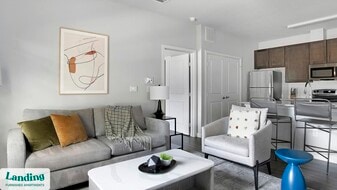 8200 Clarksprings Dr in Dallas, TX - Building Photo