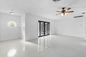 899 NW 7th Terrace in Boca Raton, FL - Building Photo - Building Photo