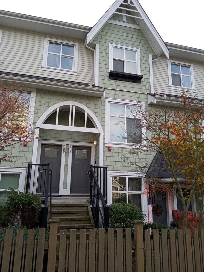 7250 18th Av Apartments and Nearby Burnaby Apartments For Rent