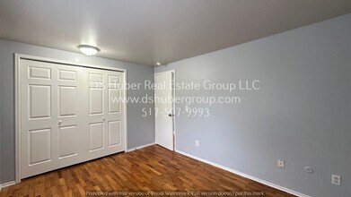 827 Vincent Ct in Lansing, MI - Building Photo - Building Photo