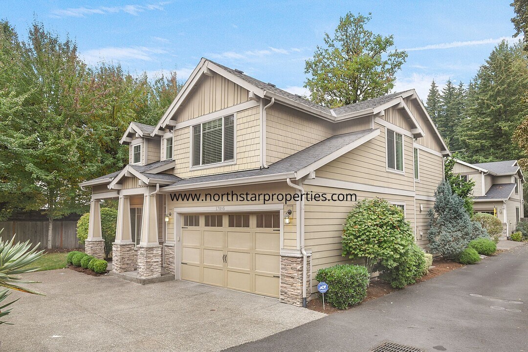 17095 Rebecca Ln in Lake Oswego, OR - Building Photo