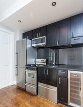 343 E 8th St, Unit 2B in New York, NY - Building Photo - Building Photo