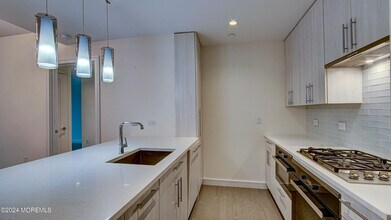 15 Morris Ave in Long Branch, NJ - Building Photo - Building Photo