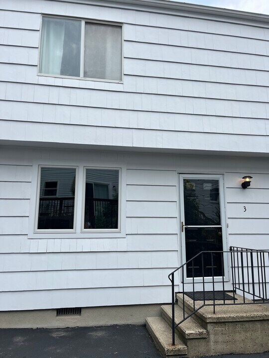 426 Courtland Ave in Stamford, CT - Building Photo