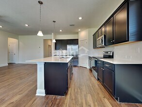 27537 St Andrews Ave in Wesley Chapel, FL - Building Photo - Building Photo