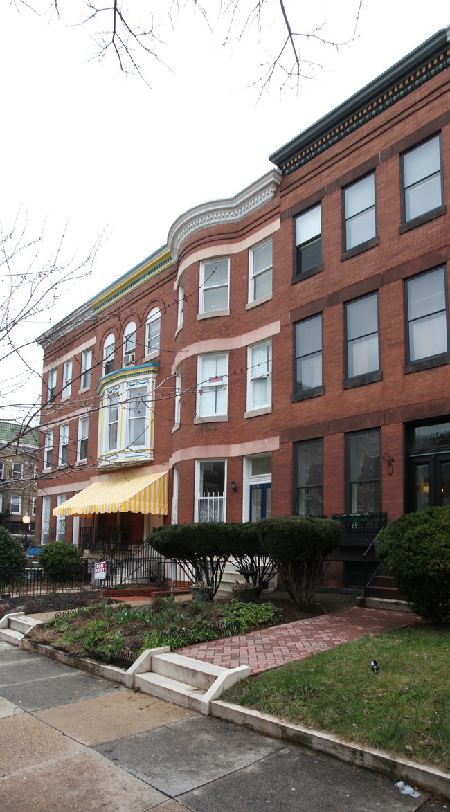 3043 St. Paul St in Baltimore, MD - Foto de edificio - Building Photo