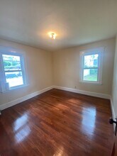 98 Parsons St, Unit 1 in Boston, MA - Foto de edificio - Building Photo