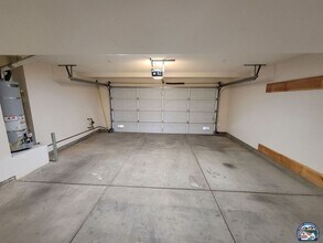 642 Brewer Rd in Imperial, CA - Foto de edificio - Building Photo