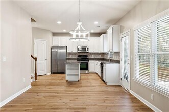 113 Greenbrier Way in Canton, GA - Building Photo - Building Photo