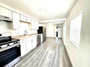 3905 54th Ave N in St. Petersburg, FL - Building Photo - Building Photo