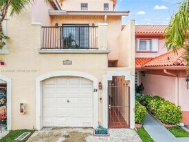 20820 San Simeon Way in Miami, FL - Building Photo