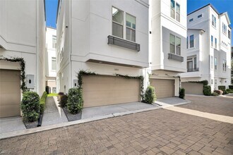 5451 Larkin St in Houston, TX - Building Photo - Building Photo