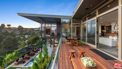 1659 Waynecrest Dr in Beverly Hills, CA - Building Photo - Building Photo