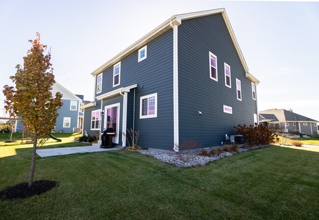 W198N5020 Hickory St in Menomonee Falls, WI - Building Photo - Building Photo