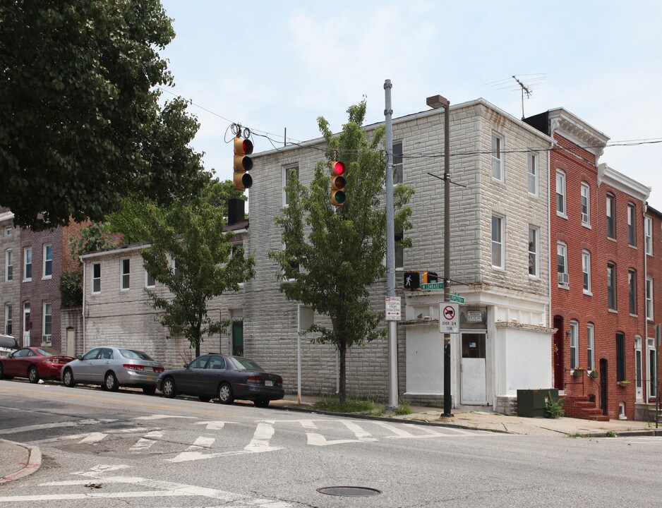 101 S Poppleton St in Baltimore, MD - Building Photo