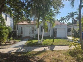1824 SW 24th St in Miami, FL - Building Photo